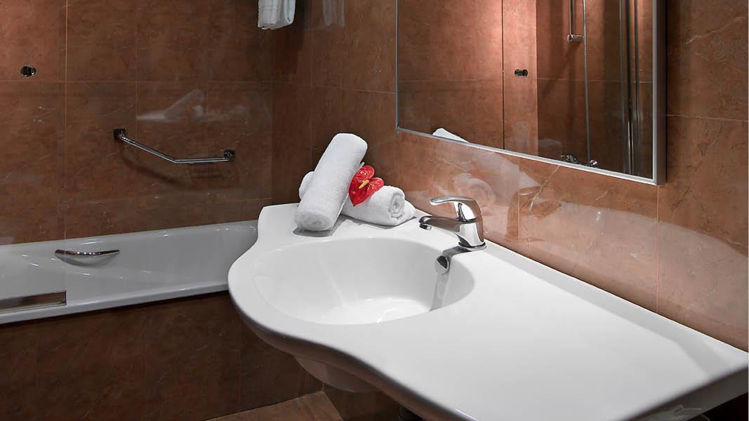 Badevrelse med badekar p Hotel Maci Monasterio de los Basilios, Granada, Andalsuien, Spanien